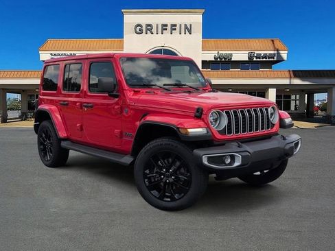 Used 2025 Jeep Wrangler Unlimited Sahara AWD/4WD image 1