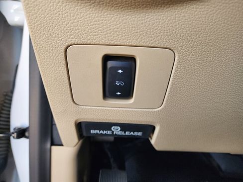 Used 2018 Ford F250 Lariat w/ Lariat Value Package AWD/4WD image 36