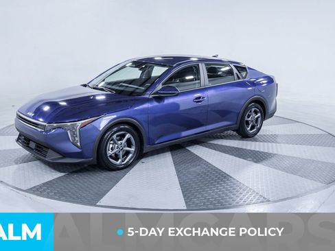 Used 2025 Kia K4 LXS image 3