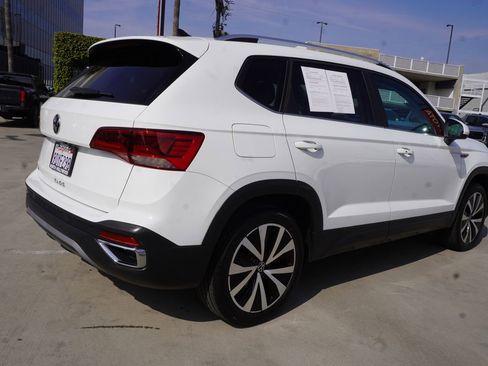 Used 2023 Volkswagen Taos SE image 7