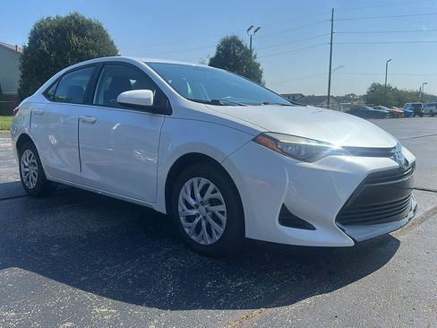 Used 2017 Toyota Corolla LE FWD image 3