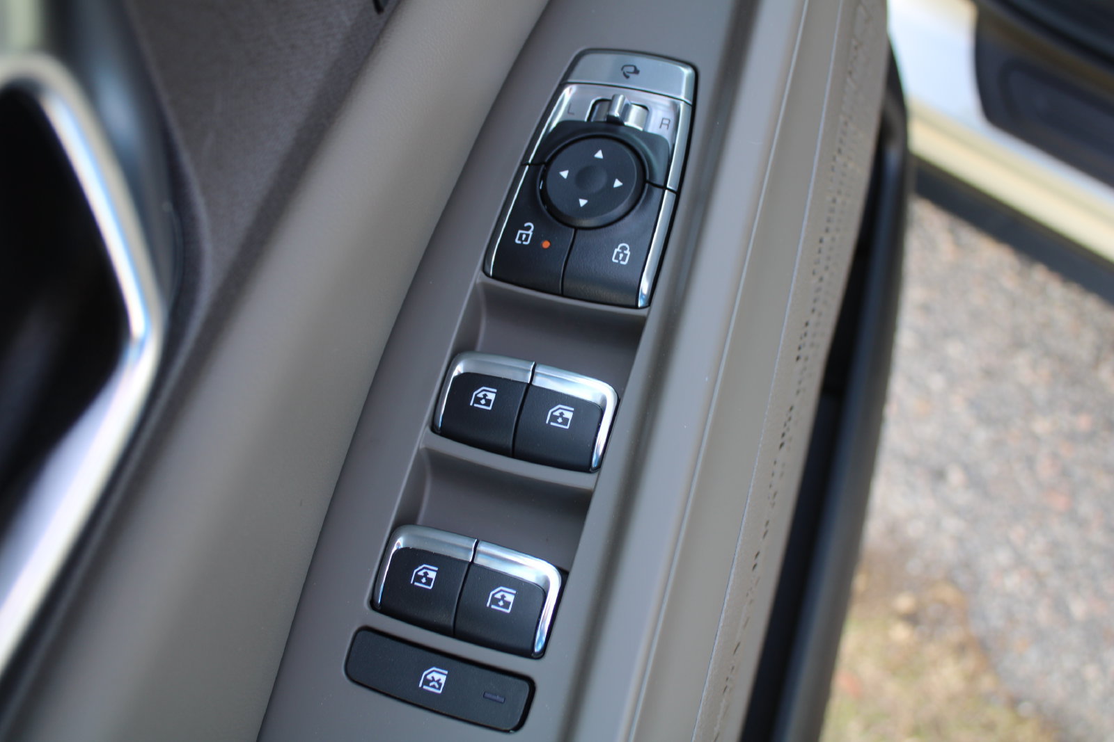 New 2026 Kia Carnival EX FWD image 26