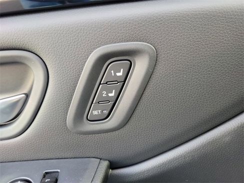 New 2025 Honda Pilot Touring image 21