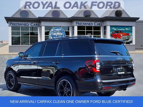 Used 2023 Ford Expedition Limited AWD/4WD image 2