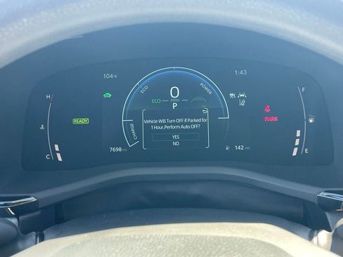 Used 2025 Toyota Camry LE image 11