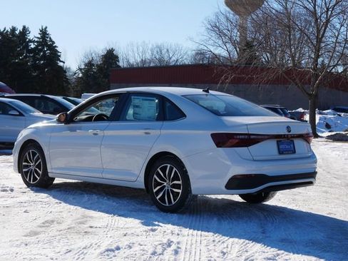 New 2026 Volkswagen Jetta SE image 3