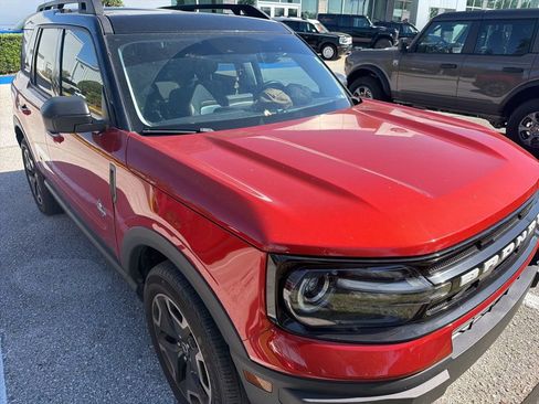 Used 2024 Ford Bronco Sport Outer Banks w/ Tech Package AWD/4WD image 2