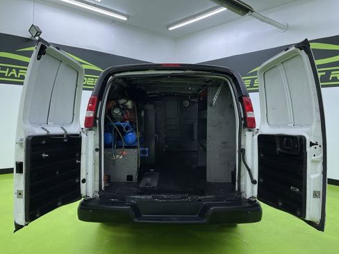 Used 2019 Chevrolet Express 3500 Extended w/ Driver Convenience Package image 9