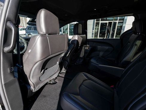 New 2026 Chrysler Voyager LX image 20