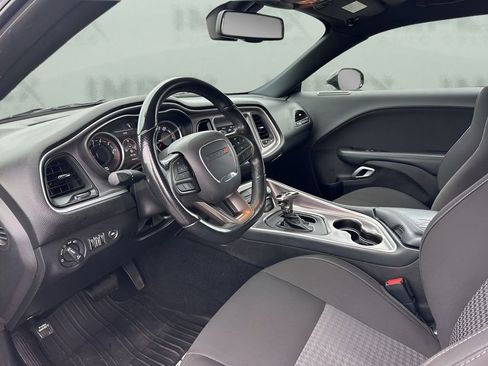 Used 2021 Dodge Challenger GT w/ Performance Handling Group image 9