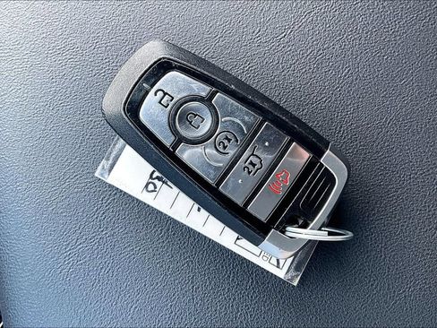 Used 2025 Ford Explorer ST-Line w/ ST-Line Street Pack AWD/4WD image 6