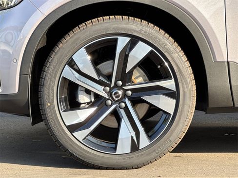 New 2026 Volvo XC40 B5 Ultra image 25