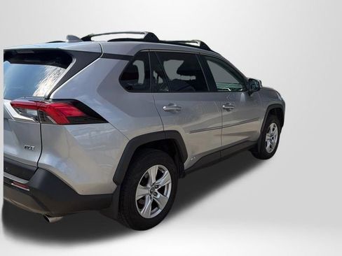 Used 2019 Toyota RAV4 XLE FWD image 7