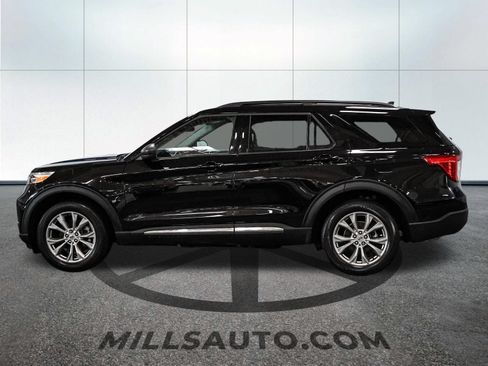 Used 2024 Ford Explorer XLT w/ Equipment Group 202A AWD/4WD image 3