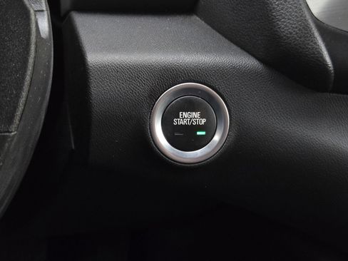 Used 2024 GMC Terrain SLT image 19