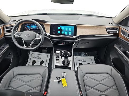 Used 2024 Volkswagen Atlas SE FWD image 13