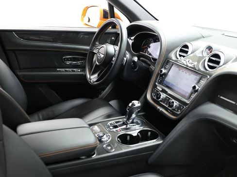 Used 2019 Bentley Bentayga image 99