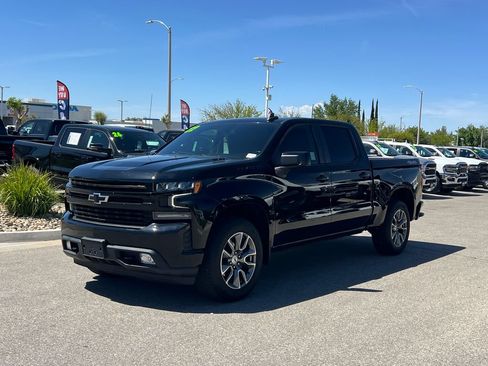 Used 2022 Chevrolet Silverado 1500 RST w/ LPO, Blackout Package AWD/4WD image 2