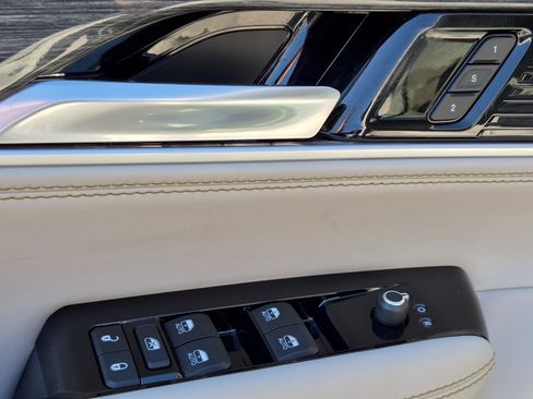 Used 2022 Jeep Wagoneer Series II AWD/4WD image 22