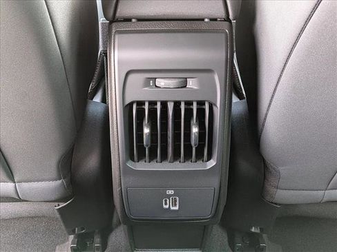 Used 2024 Dodge Hornet GT image 17