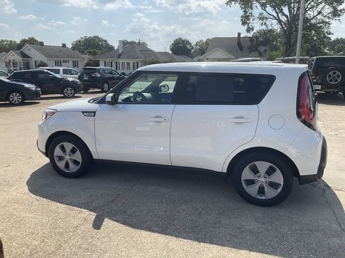 Used 2016 Kia Soul w/ Convenience Package FWD image 6