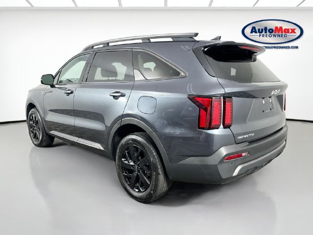 Used 2023 Kia Sorento S w/ Panoramic Sunroof Package AWD/4WD image 6
