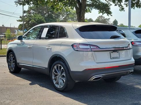 Used 2023 Lincoln Nautilus Reserve AWD/4WD image 3