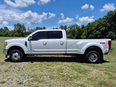 Used 2017 Ford F350 Lariat w/ Lariat Ultimate Package image 3