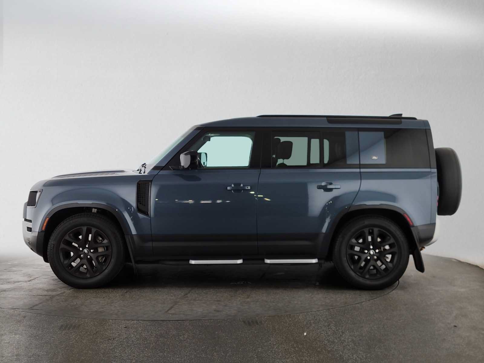 Used 2020 Land Rover Defender 110 HSE AWD/4WD image 2