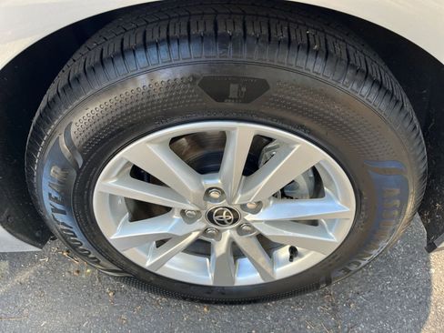 Used 2025 Toyota Camry LE image 29