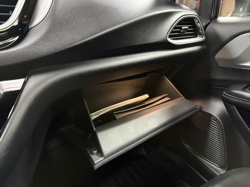 Used 2019 Chrysler Pacifica Touring-L Plus w/ Advanced Safetytec Group FWD image 23