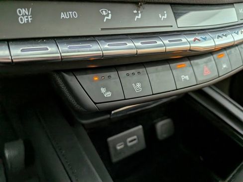 Used 2021 Cadillac XT4 Premium Luxury image 8