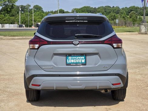 Used 2022 Nissan Kicks SR FWD image 5