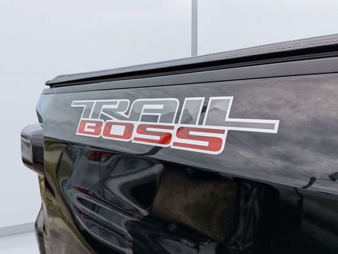 Used 2019 Chevrolet Silverado 1500 LT Trail Boss AWD/4WD image 13