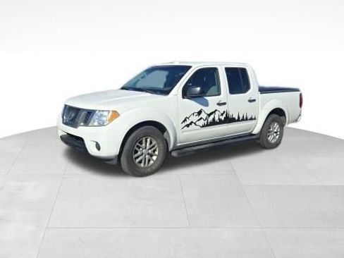 Used 2017 Nissan Frontier SV image 1
