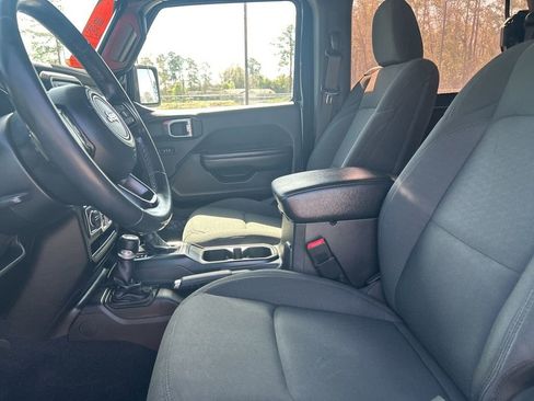 Used 2020 Jeep Wrangler Sport AWD/4WD image 12