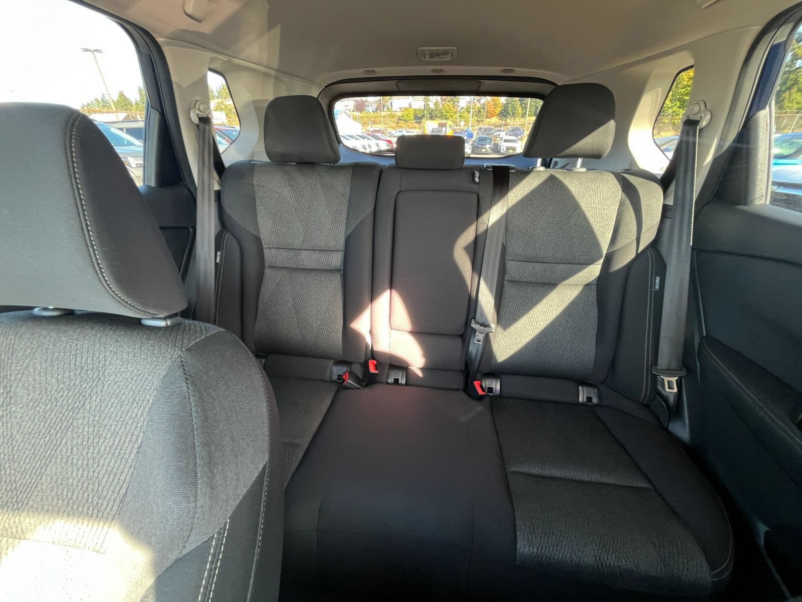 Used 2025 Nissan Rogue SV AWD/4WD image 39