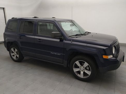 Used 2017 Jeep Patriot High Altitude FWD image 11