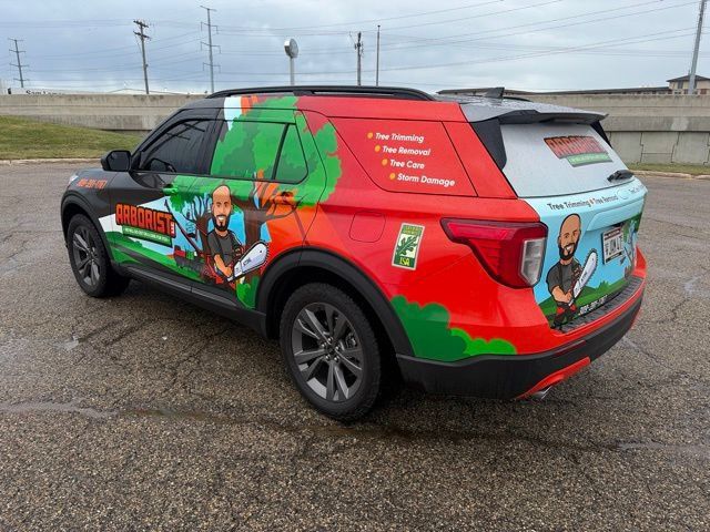 Used 2021 Ford Explorer XLT w/ Equipment Group 202A AWD/4WD image 4