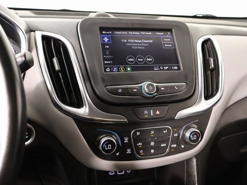 Used 2023 Chevrolet Equinox LT w/ Driver Convenience Package image 5