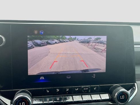 Used 2025 Chevrolet Colorado Trail Boss AWD/4WD image 14
