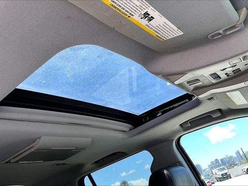 Used 2015 Chevrolet Tahoe LTZ AWD/4WD image 30