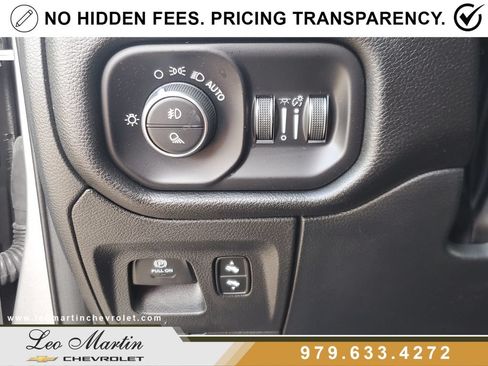 Used 2025 RAM 1500 Laramie AWD/4WD image 21