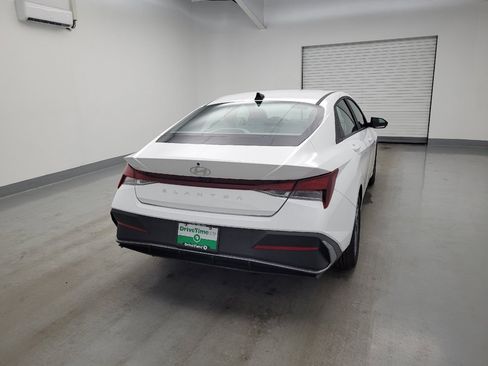 Used 2024 Hyundai Elantra SEL FWD image 7