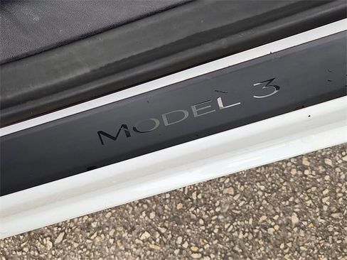 Used 2023 Tesla Model 3 Standard Range image 31