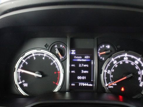 Used 2020 Toyota 4Runner TRD Off-Road AWD/4WD image 32