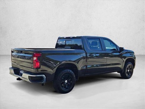 Used 2024 Chevrolet Silverado 1500 LT w/ Convenience Package II RWD image 5