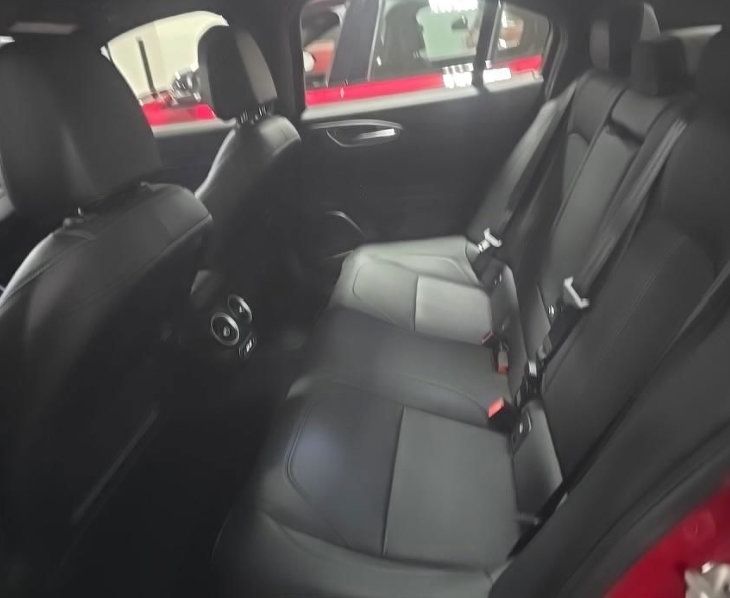 Used 2023 Alfa Romeo Giulia Ti RWD image 5
