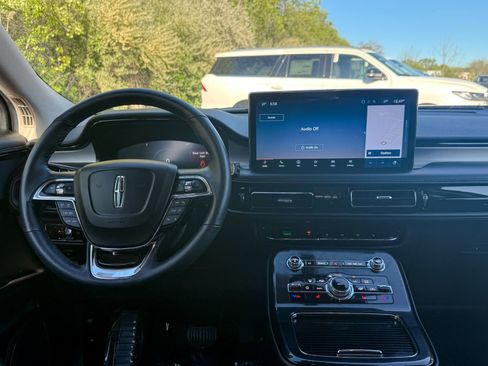 Certified 2023 Lincoln Nautilus AWD w/ Premium Package image 21