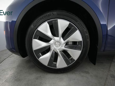 Used 2023 Tesla Model Y Long Range image 19